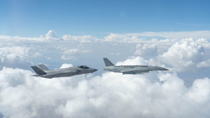 F-35 a YFQ-44A