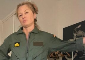 Janina White, partnerka španělského námořního důstojníka