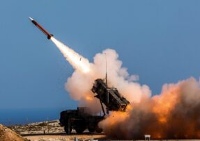 MIM-104 Patriot odpaluje střelu GEM-T