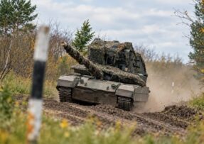 Německá houfnice PzH 2000 na Ukrajině