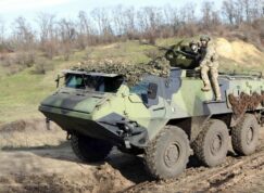 Obrněný transportér XA-180 ukrajinské námořní pěchoty