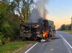 Odpalovač S-400 zničený na silnici