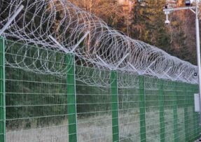 Plot na hranici Ruska a Finska