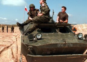 Polští vojáci na BRDM-2