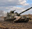 Ukrajinský tank T-64BV s pluhem MKT-6