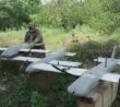 Ukrajinský voják s dronem H10 Poseidon
