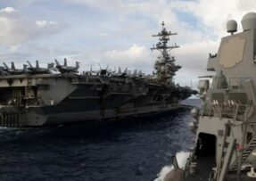 Americká letadlová loď USS Abraham Lincoln (CVN-72)