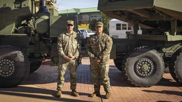 Američtí vojáci s M142 HIMARS