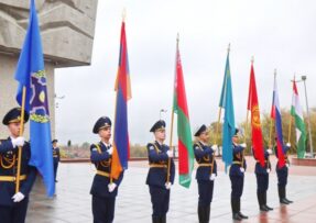 Vlajkonoši ODKB v Bělorusku