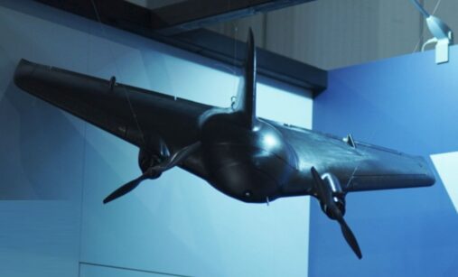 Dron SkyWiper Wall