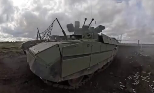 Bezosádkový T-72 s dvojkanonem