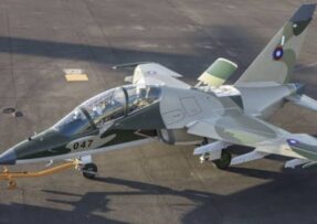 Jak-130 v Laosu