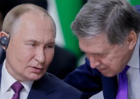 Jurij Ušakov a Vladimir Putin
