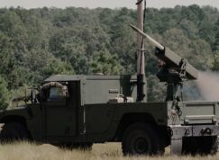Systém VAMPIRE s raketami Hydra 70