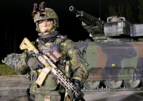 Německý voják s útočnou puškou G95