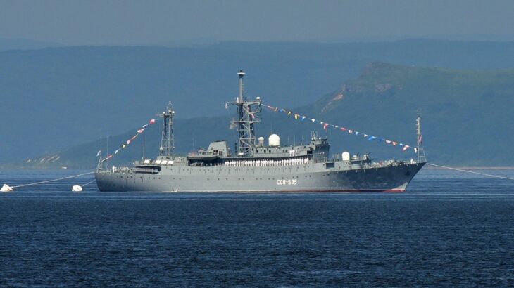 Ruská špionážní loď SSV-535 Kareliya