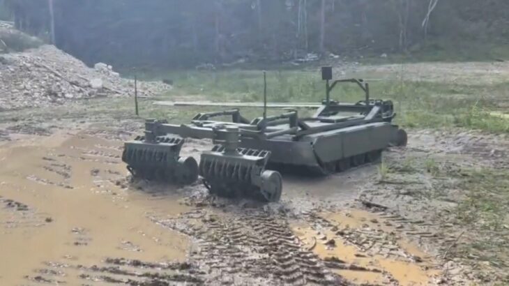 Ruský odminovací robot Titan