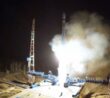 Start rakety Sojuz-2, která nosí do vesmíru satelity Rassvet