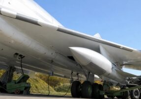 Ruský Tu-22M3 se střelou Ch-22