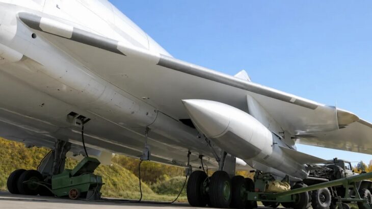 Ruský Tu-22M3 se střelou Ch-22