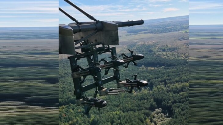 Ukrajinský Mi-8 s platformou pro vypouštění dronů