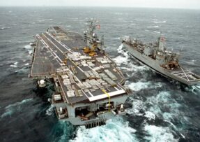 USS Theodore Roosevelt a USS Santa Barbara
